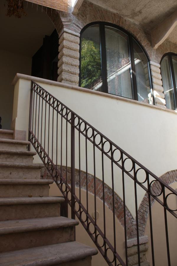 Mirko Apartment Verona Buitenkant foto